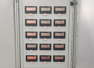 Imagen de los indicadores del proceso X2 en el centro de producción de Dongyue